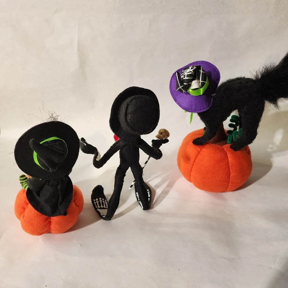 Annalee Dolls Halloween Set - Witch, Skeleton & Black Cat on‎ Pumpkins - Retired